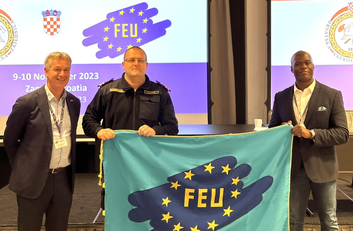 A great couple of days with @NFCC_Chair and colleagues from around the 🌍. Closing presentation by us and receipt of the @FEUorg flag for safe transportation back to @WestMidsFire. #WeAreWMFS