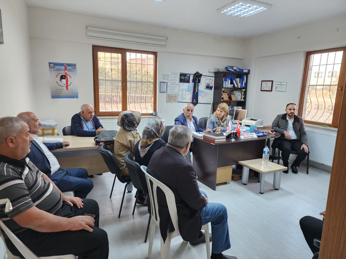 📍Zafer Mahallesi 

Türkiye Muhtarlar Derneği Malatya Şubesi Başkan Yardımcısı, Zafer Mahalle Muhtarımız Kemal Bulguru'yu ziyaret ederek, mahallemizde yürütülen çalışmalar hakkında bilgiler aldık. Yıkımlar, konteynerlar ve hemşehrilerimizin talepleri konusunda muhtarımızı