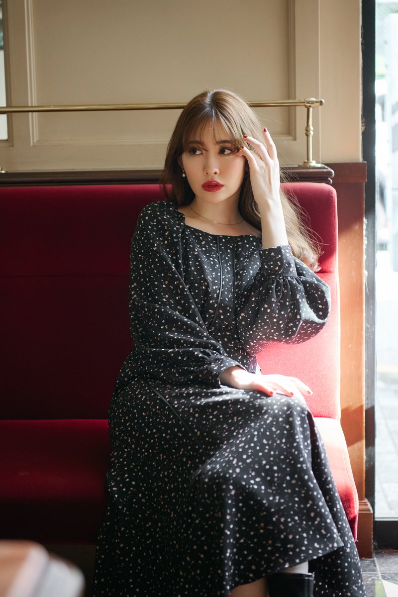 Slit Sleeve Floral Print Dress// アクセントとなるスリットスリーブ
