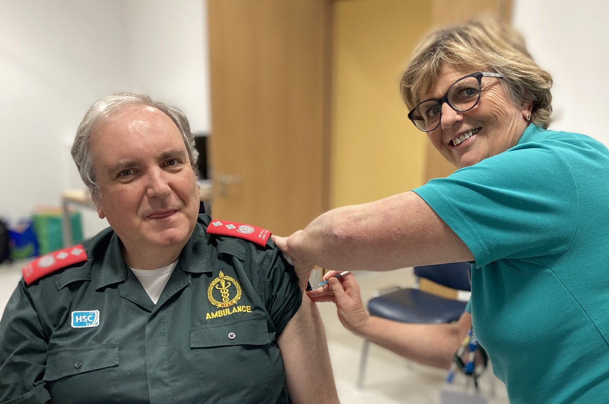 Many thanks to the @setrust team at the new Lisburn Primary Care Centre vaccination clinic for the warm welcome #flujab #covidbooster @nias999