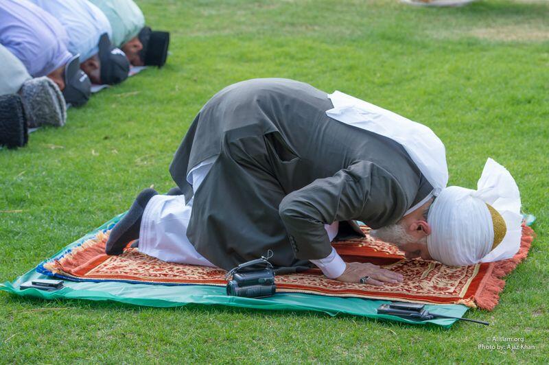 For the 5th Friday in a row 🎙

The Caliph enjoined Ahmadi Muslims to pray for their Palestinian brethern 
🖤🤍💚

Once again, Huzur denounced the atrocities committed by israel.

His Holiness praised the voices being raised in favor of the innocent people, highlighting the jews