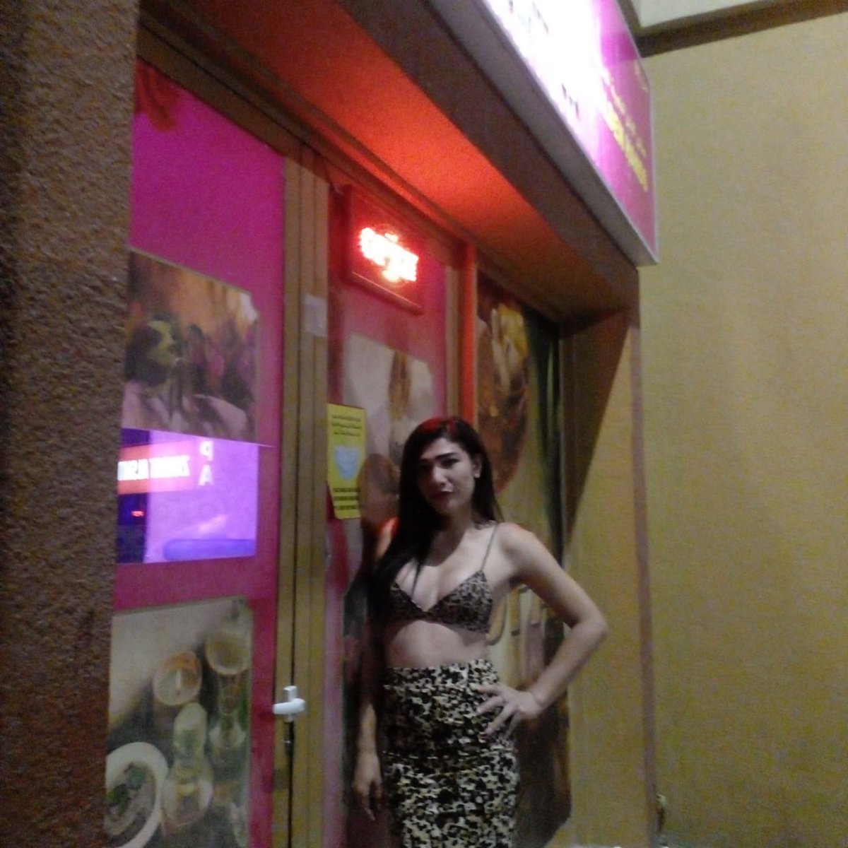 Lillyladyboy1's tweet photo. Massage spa https://t.co/Y4wltHKe3A
