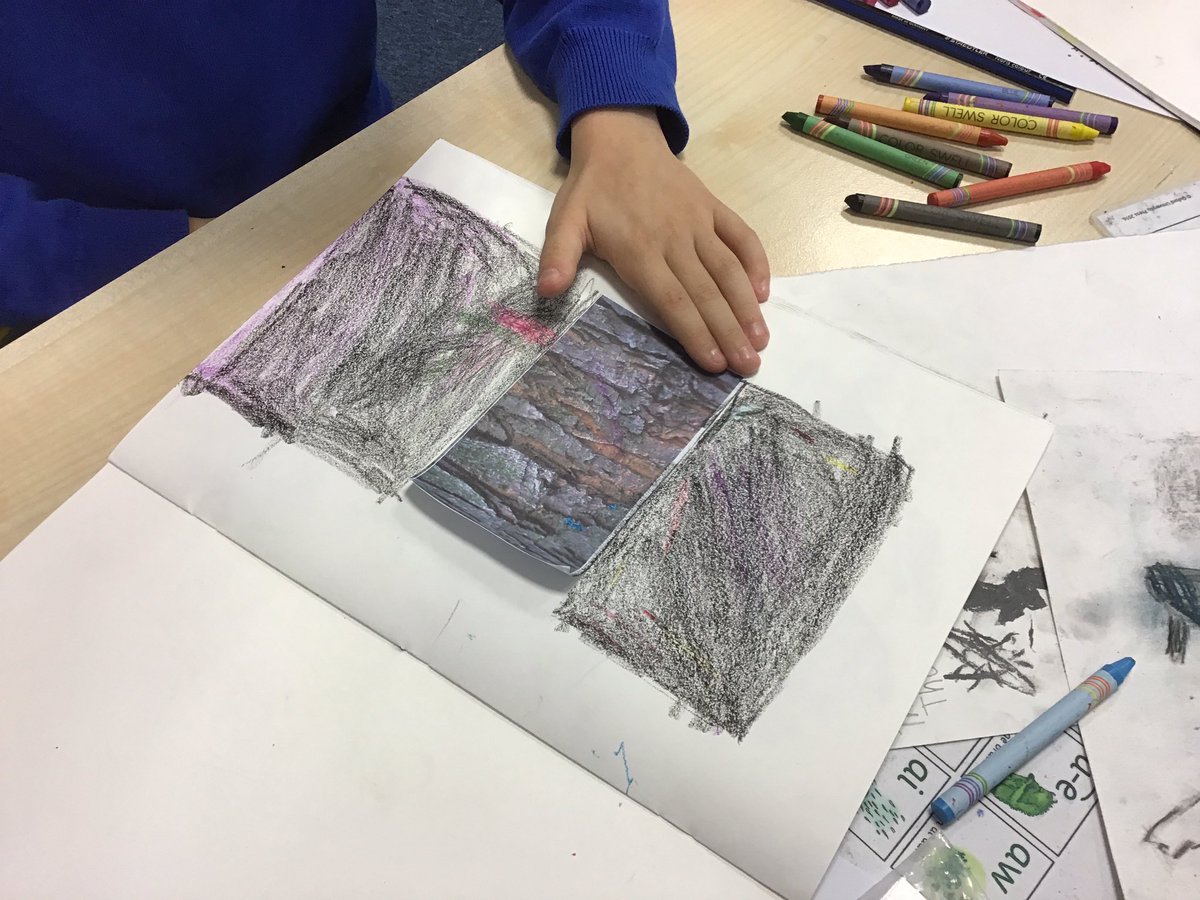 MaryvaleBham2's tweet photo. Year 2 are experimenting with lines and texture using a range of drawing materials https://t.co/k6Q2V1JbHQ