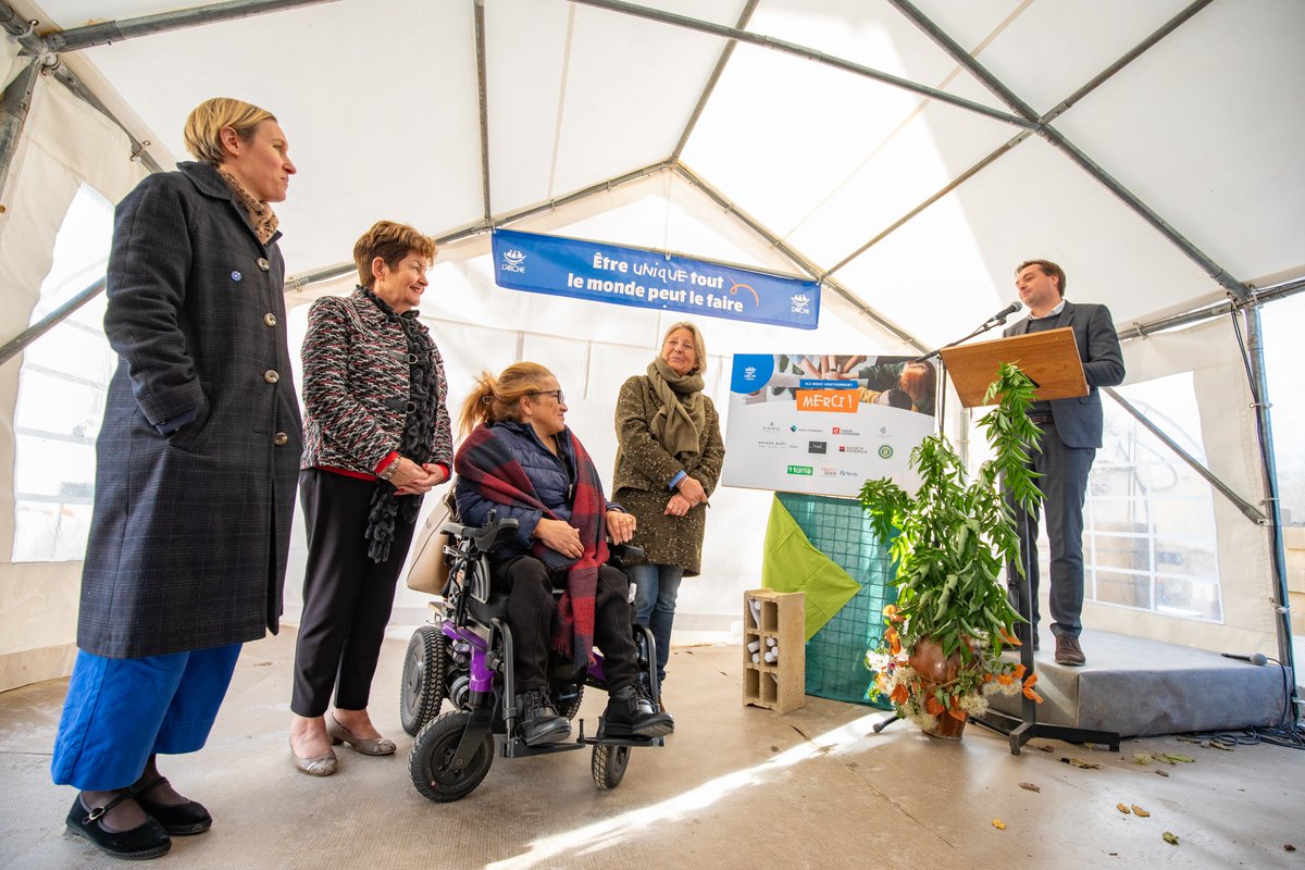 VilledeReims's tweet photo. Pose de la 1re pierre de la #future salle #solidaire de l'association ''L'Arche à Reims'', située à #Clairmarais : un nouveau lieu chaleureux, #convivial, accueillant et ressourçant, tourné vers les autres, comme un tiers-lieu inclusif et solidaire au coeur de #Reims. https://t.co/7mhYopIuO2
