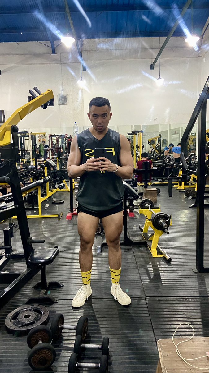 Yg punya betis gede, bagi gen betisnya woy