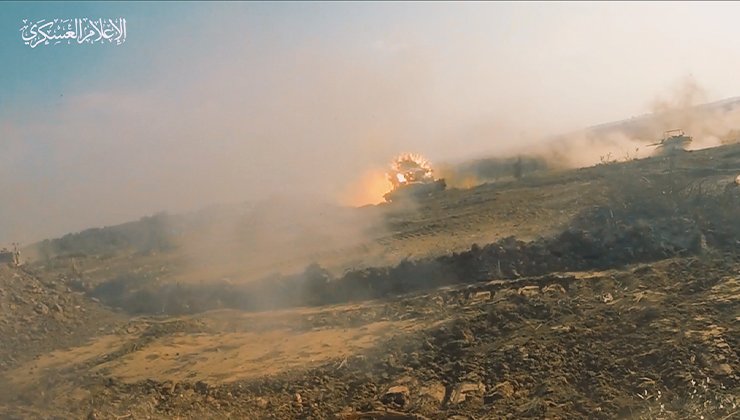 مقتل قائد سرية المدرعات الصهيونية بعد تدمير دبابته في محور شمال غرب مدينة غزة بقذيفة "الياسين 105".