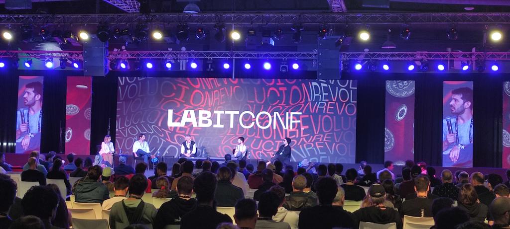 Ya estamos acá

A quien vemos?