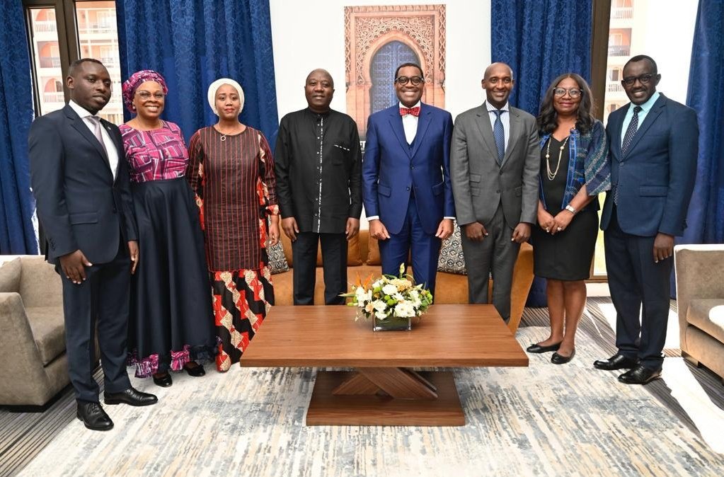 PrimatureRwanda's tweet photo. On the margins of #AIF2023 PM Dr. Ngirente met with Dr. Akinwumi Adesina, African Development Bank President. They exchanged on AfDB fruitful cooperation with Rwanda focusing on infrastructure development &amp; operationalization of the African Pharmaceutical Technology Foundation. https://t.co/SJHh0p45mn