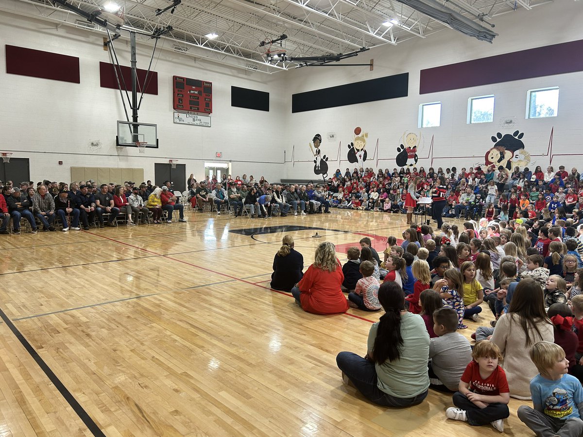 Fantastic Veterans Day assembly at Central Elementary School this morning! Great job #unionrxi students and staff and thank you Veterans! #Uproud