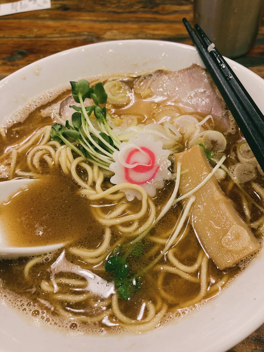 こんな時間にやっちまった🍜
なんやかんやバタバタとしていた今週を走り切ったラーメンはうまかった😊