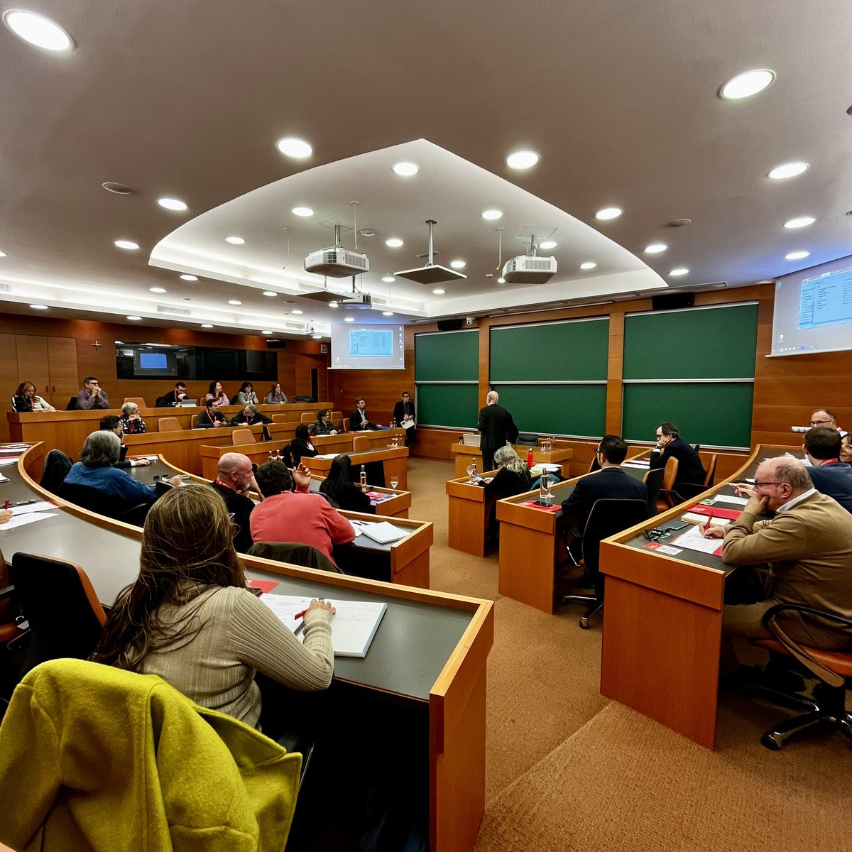salaricu's tweet photo. Bona jornada @iesebschool @AccioClimaDIBA on aprenem desenvolupaments i experiències nacionals i internacionals en #comunitatsenergètiques
com són @Stadt_Wien @flaviros @SapienzaRoma @ajelprat @SomEnergia @Balenya_Soste @la_UPC 

@ajsantcugat hi som
@cristinaparaira @josepmvalles https://t.co/dS8WvzHP3n