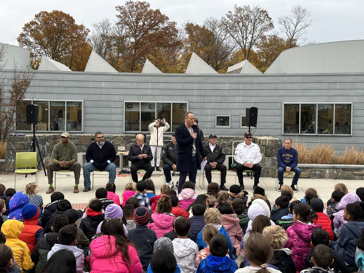 BethCgps's tweet photo. Beautiful #Veterans ceremony this morning at New Lebanon! Thank you for your service @USNavy @USArmy !! @NewLebAP @MJDAmico_GPS https://t.co/qZvdoA3pFc
