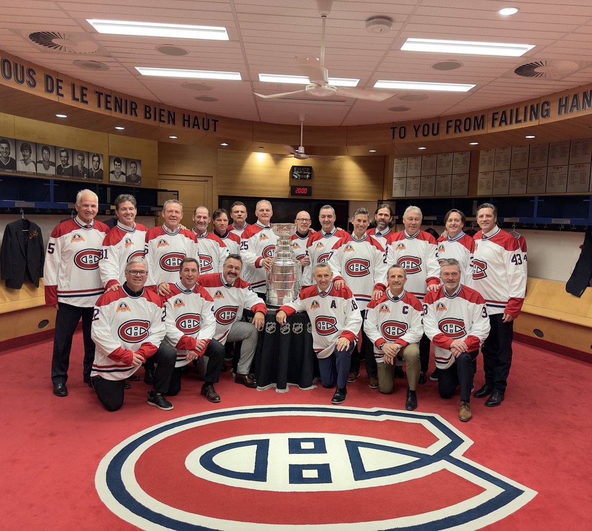 AnciensCHC's tweet image. 30ieme anniversaire de la Coupe Stanley 1993! 🔵⚪️🔴

30th anniversary of the 1993 Stanley Cup! 🔵⚪️🔴