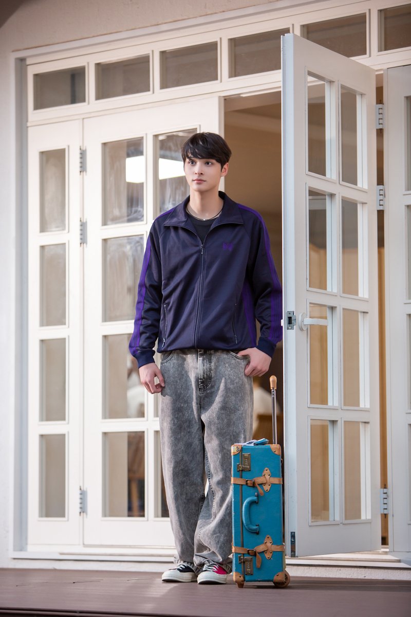 _AMPERSANDONE_'s tweet photo. 앰퍼샌드원 (AMPERS&amp;ONE) Ordinary Victories Chapter 1, 2 📸 Behind Photo

#앰퍼샌드원 #AMPERSANDONE https://t.co/mJvygRYSt9
