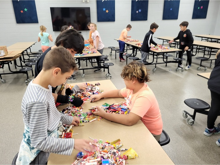 Concord_ES's tweet photo. Over 200 pounds of candy was collected for the Hugs Project!
Special thank you to our very own para Mrs. West, along with Mrs.Velie and Mrs. Prahl. Thank you to all those who donated. #LeadonEastSide https://t.co/BxbDAIxyg8