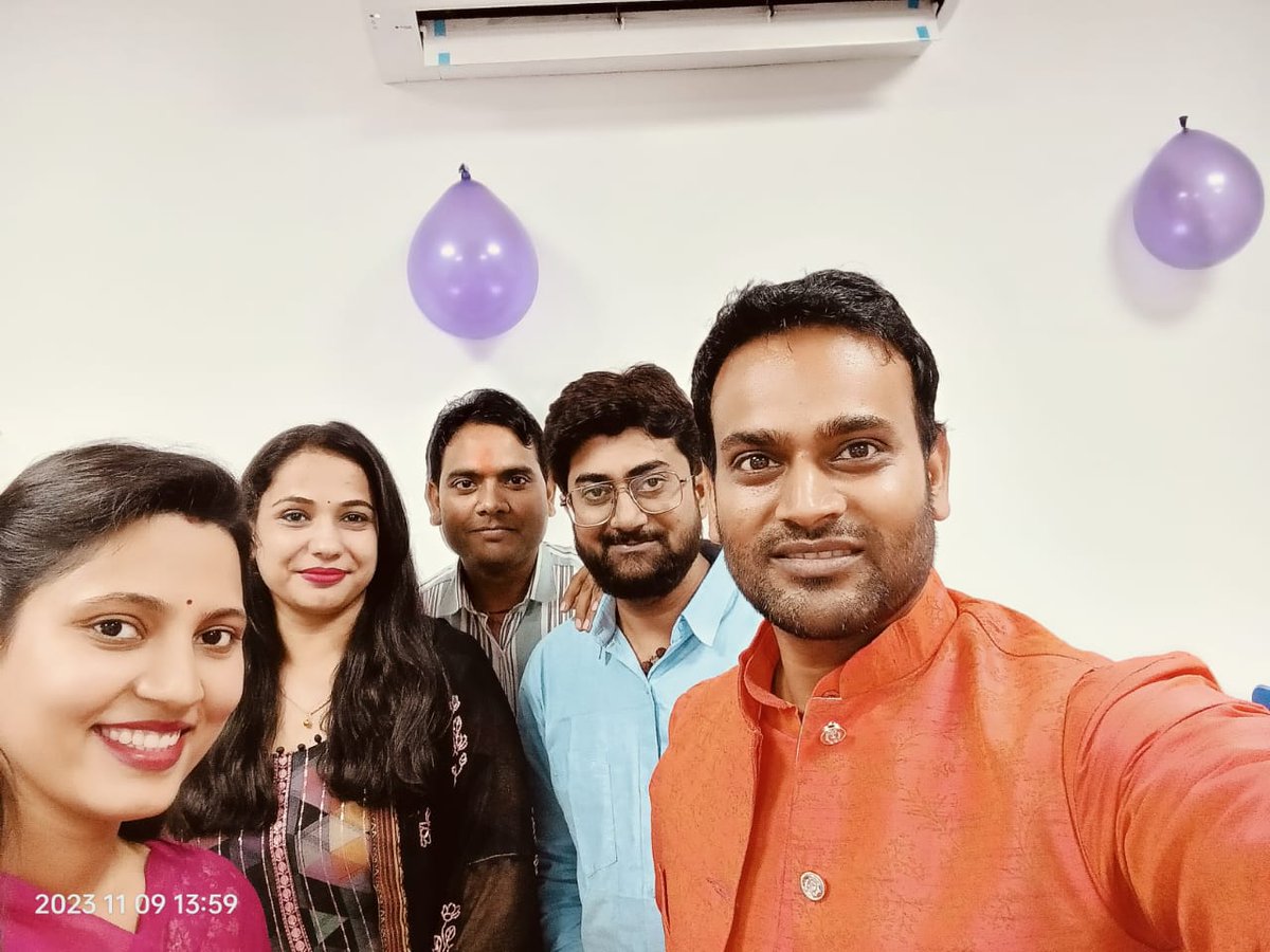 Shishpa62195843's tweet image. #askmetechnologies 
#AskMeTeam 
#party
Wishing you all a Happy Diwali 2023📷