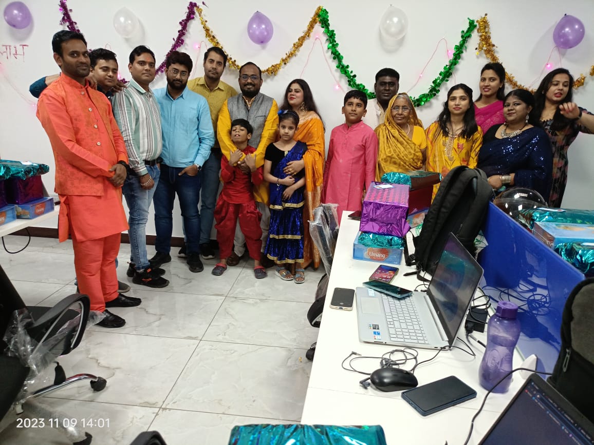 Shishpa62195843's tweet image. #askmetechnologies 
#AskMeTeam 
#party
Wishing you all a Happy Diwali 2023📷