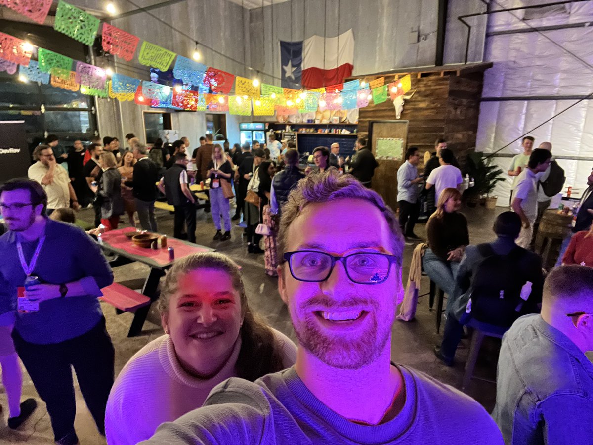 CoryMcKane's tweet image. Last night @thegarrettscott and I had the launch party for our podcast studio inside of Blue Norther Tasting Room while also celebrating @CapitalFactory Startup Week

250+ came through and @michaelwmarra @mattadoyle setup “Street Tank” giving away cash to startup pitches