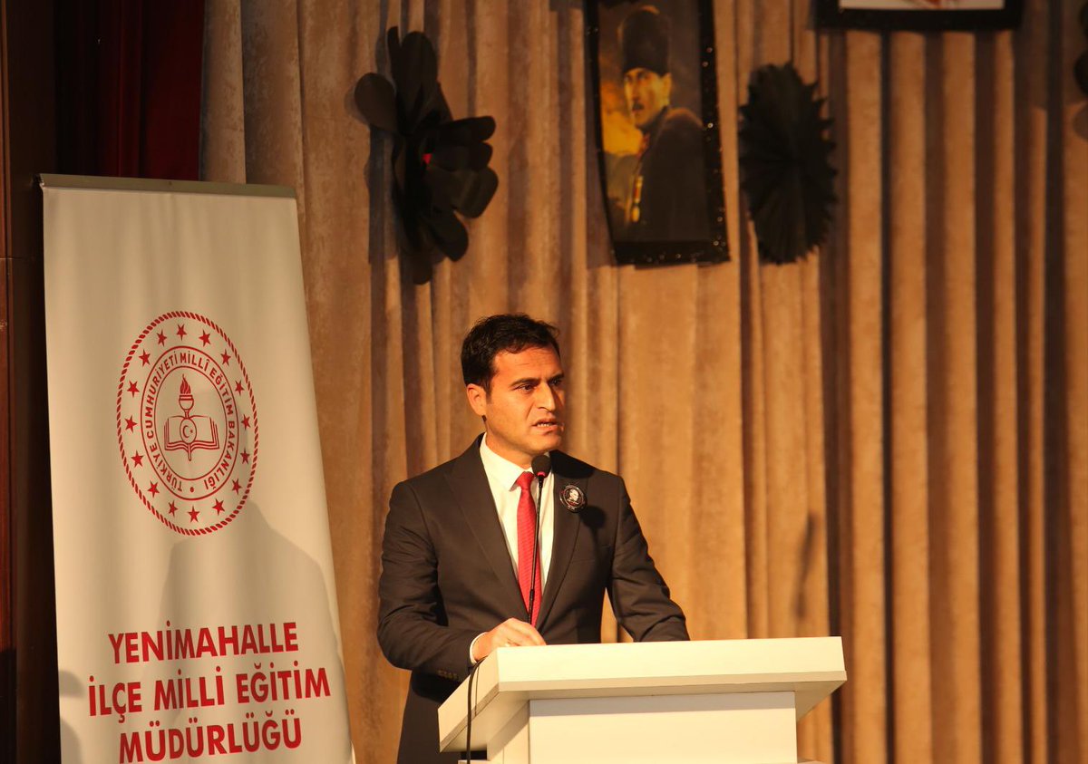 MemYenimahalle's tweet photo. Cumhuriyetimizin kurucusu Gazi Mustafa Kemal Atatürk’ün vefatının 85. yıl dönümü dolayısıyla Nasrettin Hoca Ortaokulumuz tarafından hazırlanan programa Kaymakamımız Sn.Tahsin KURTBEYOĞLU, İlçe Millî Eğitim Müdürümüz Sn.Veli KARAKUŞ ve ilçe protokolümüz katıldı.@tcmeb @MemAnkara https://t.co/AibSEYYyn3
