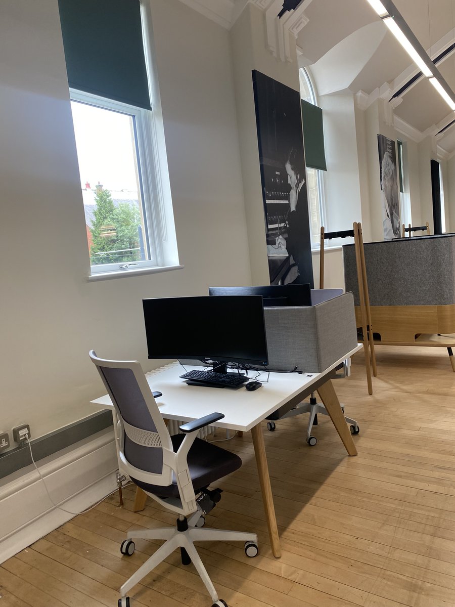 Looking for a flexible working space? 

Our hot desks provide the perfect environment to get work done. Our stations are equipped with keyboards, monitors and charging bays designed to help maximise your efficiency.

👉ow.ly/2aqE50Q5oSL
#Hotdesk