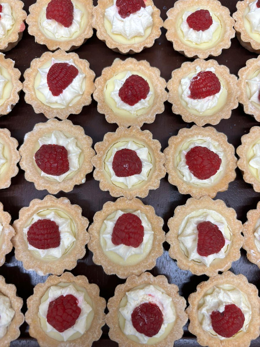 Last week our Catering team provided food, drink and service for our Leighton Buzzard Campus relaunch, our students showed professionalism throughout and put on a very impressive spread! Thank you to our learners and their lecturer Andrew Cluskey🤩