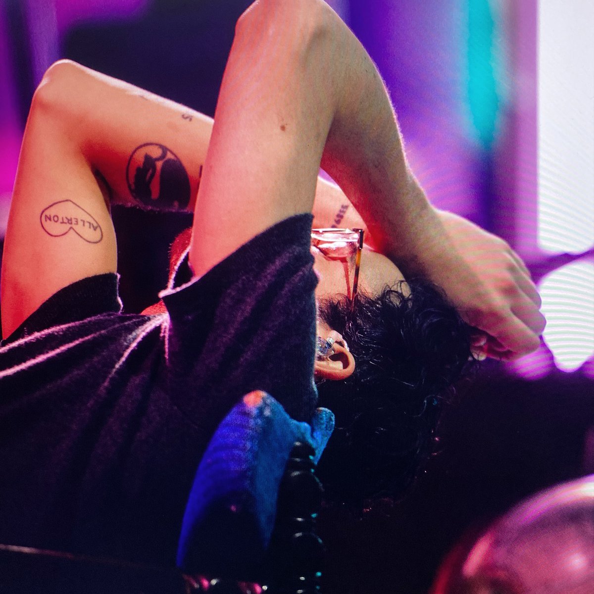 The 1975 tweet media