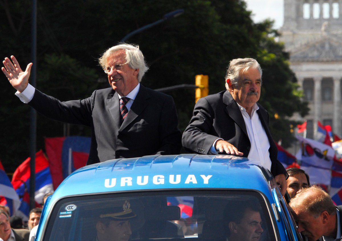 MPP609's tweet photo. Hoy se fue físicamente un economista, ministro, vicepresidente, legislador, político, docente y muchos etcéteras más; pero sobre todo se nos fue un gran compañero que supo ser protagonista en 15 años de gobierno frenteamplista. Con su responsabilidad, su compromiso y su vocación por construir un futuro mejor para todos y todas, con un legado imborrable.  
Sin dudas su huella estará en cada acto que involucre una Patria mejor para todos.