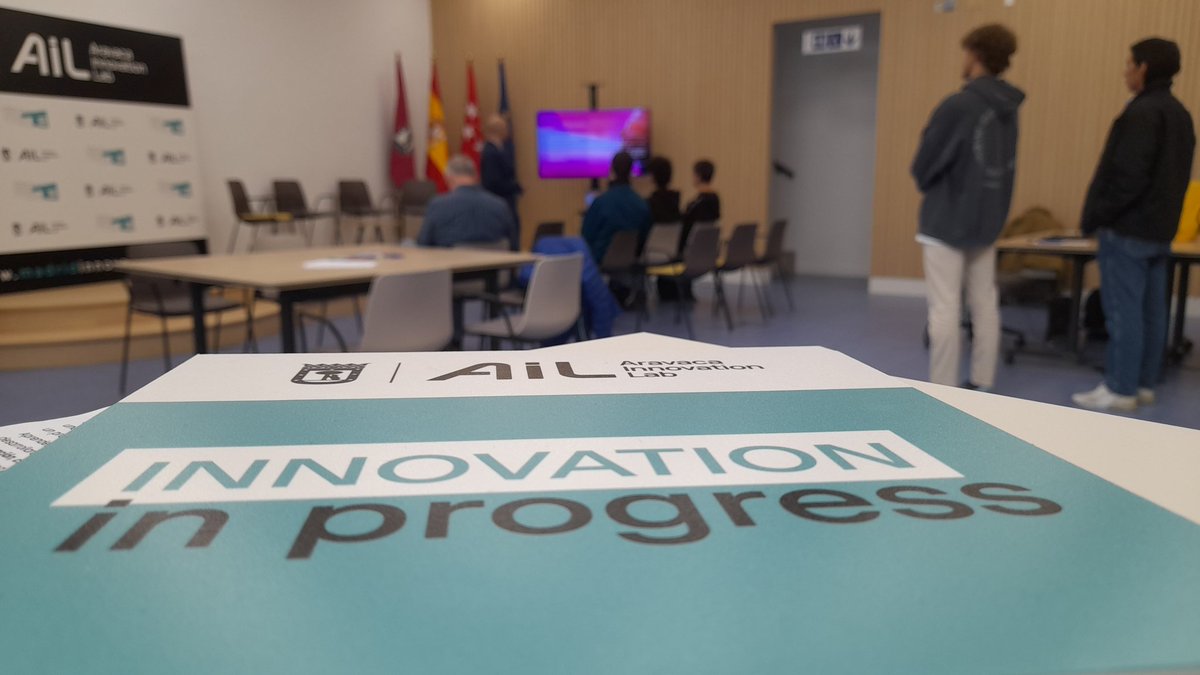 Aravaca_innolab's tweet image. Comenzamos nuestro DGHack4STEM en el marco de la iniciativa @DigiEduHack de la @ComisionEuropea
Menudo equipazo tenemos del @IesGerardoDiego 🤖🚀
#DigiEduHack #EUDigitalEducation