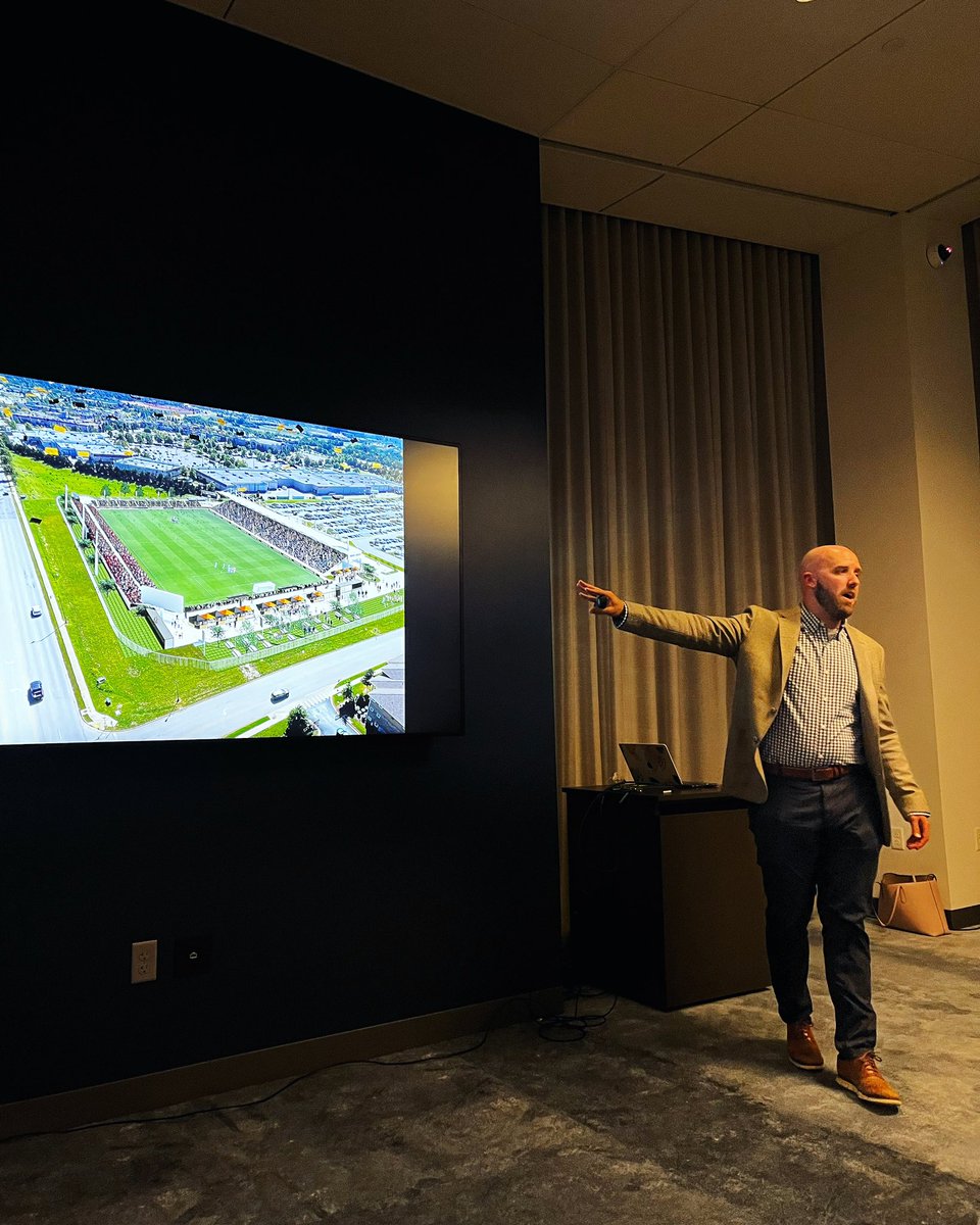 Wes_A_Harris's tweet photo. Appreciate the invite from ULI NWA and #PlaceSummit for @uslarkansas to present at their Pecha Kucha (look it up it’s wild) reception this week. Fantastic experience and great conversations! https://t.co/laS4r2eWQQ