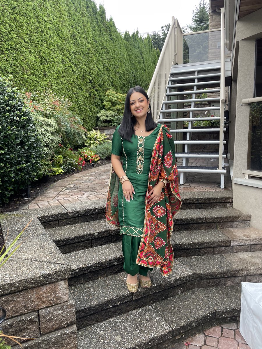 Happy Diwali from the REFUEL-MS team! Our research assistant Nimmy @nimrethsidhu is looking forward to celebrating a time of light, togetherness & family this weekend. Wishing everyone a happy weekend❤️ #MeetTheTeam #Diwali #RefuelMS #MultipleSclerosis