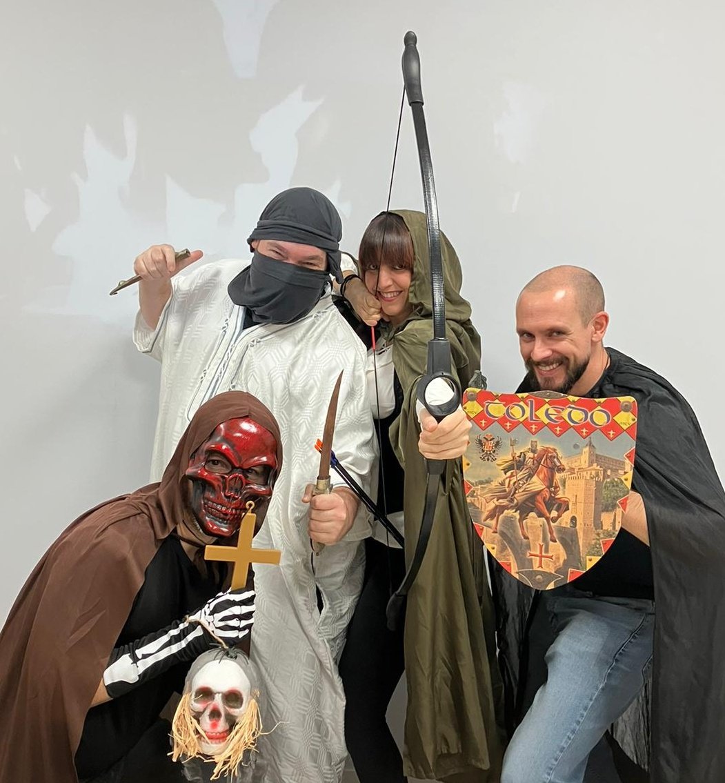 encuentromurcia's tweet photo. Jugamos a "El Retorno del Ejército de las Tinieblas", una secuela de la película de culto "El Ejército de las Tinieblas", con un delicioso "Empanadomicón" incluido.

#encuentroaleatorio #murcia #rol #juegosderol #elejercitodelastinieblas #armyofdarkness #evildead #ttrpg https://t.co/yspa7gjoJO