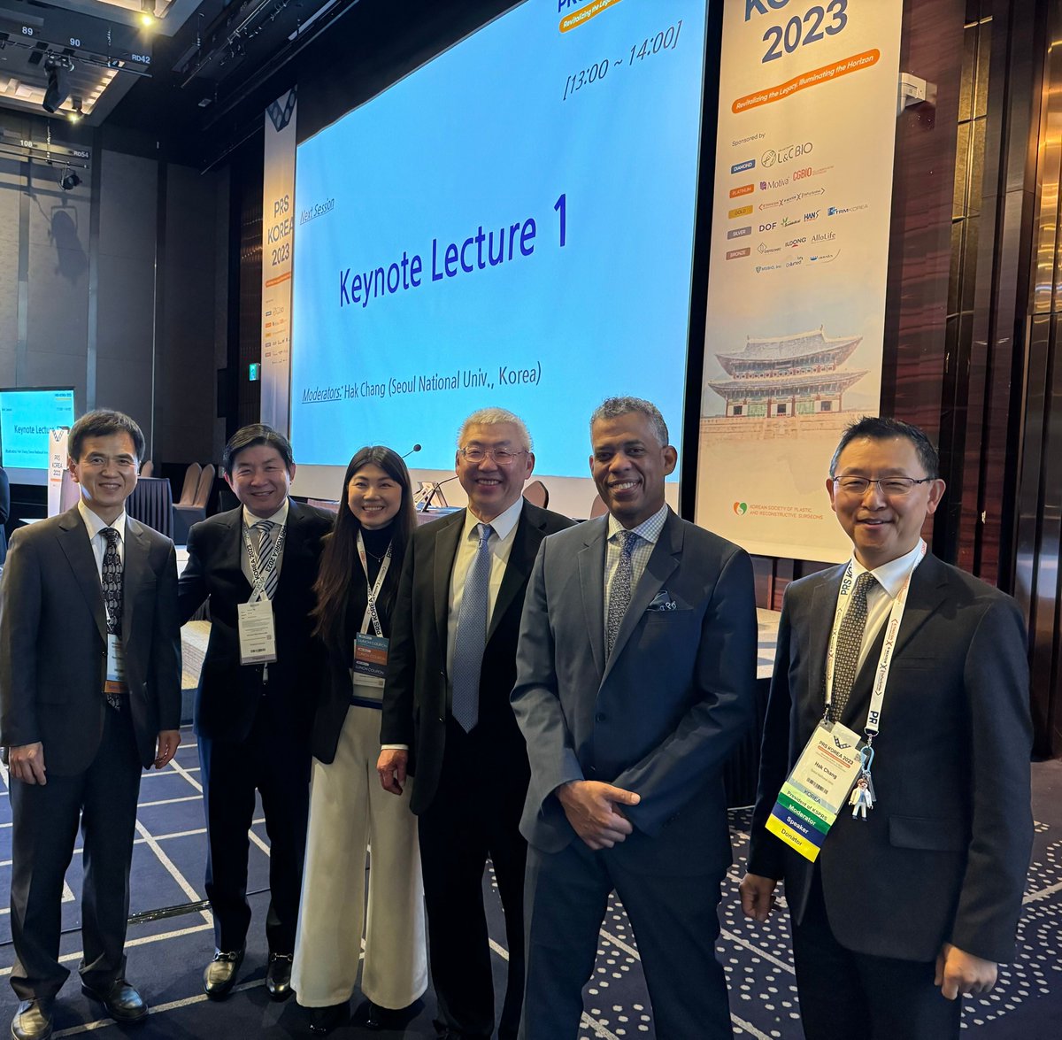 #PRSJournal Editor-in-Chief @kecchung, @ASPSMembers President Steven Williams and more representing the Journal and our Society at PRS Korea, the annual meeting of the Korean Society of Plastic Surgeons. PRS is your Academic home!