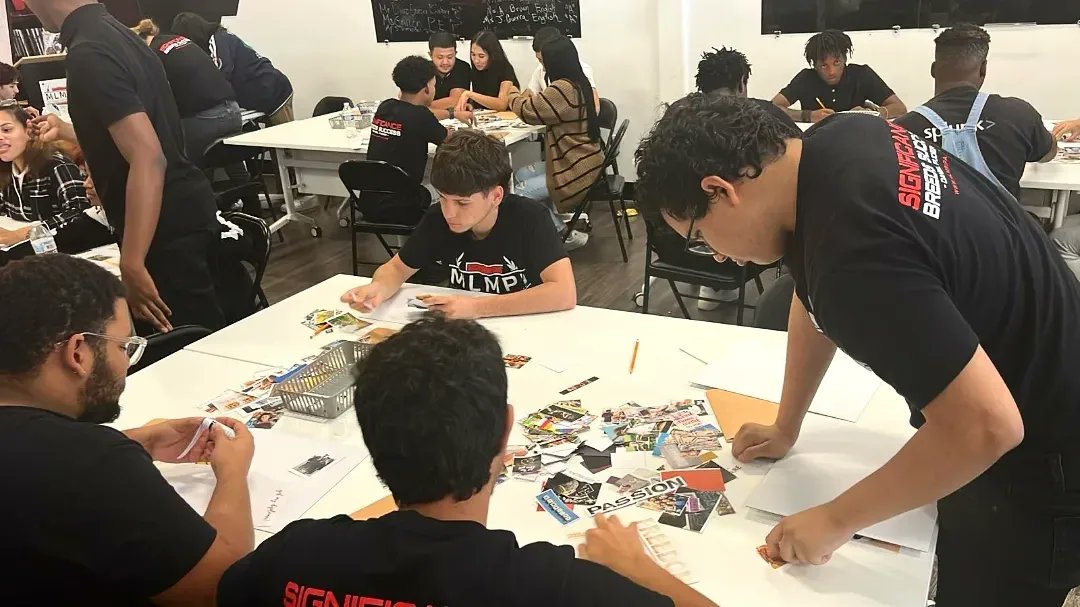🎓💭Some more senior transition activities, this time at Miami Gardens campus!

Here students are making vision boards - a fun collage of keywords and images - to visualize their goals and future!

#seniortransition #studentsuccess #graduatingsoon #mlmpipa #tta #privateschool