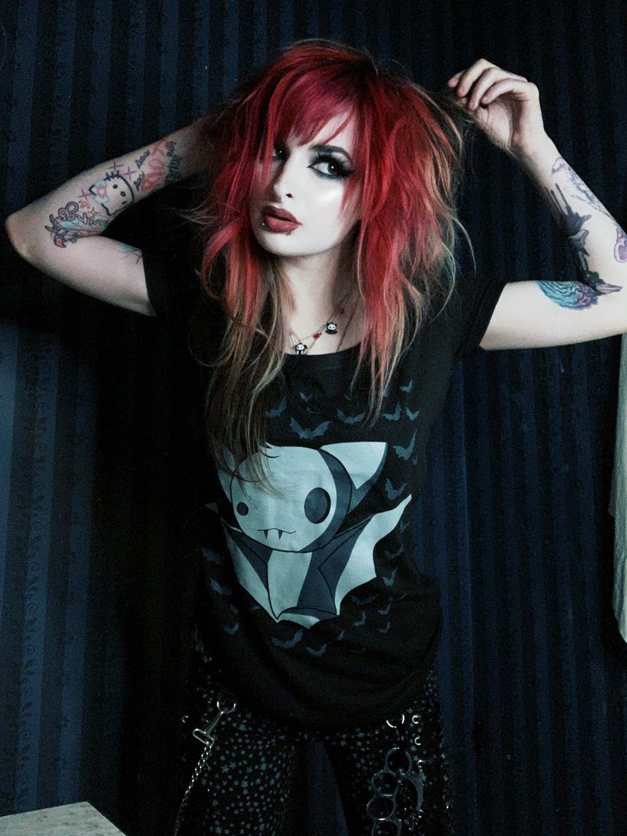 VampireFreaks's tweet photo. The fab @trashmob rocking our Baby Bat Tee ! 🦇✨🦇
#BabyBat #BatTee #VampireFreaks #Goth #AltFashion #Emo https://t.co/5YRKBwfUGn