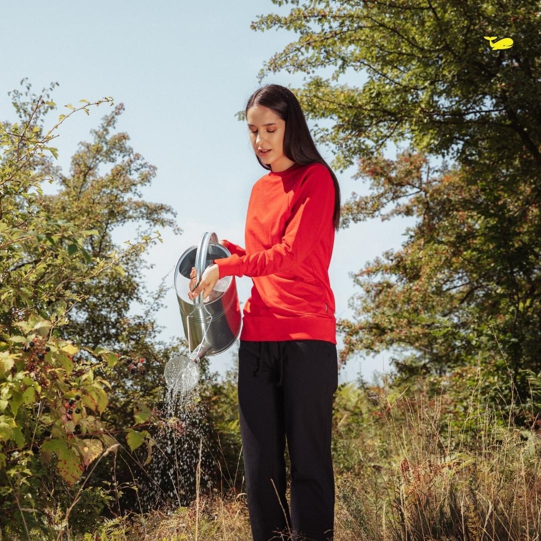 Switcher_Whale's tweet photo. Heben Sie Ihren Stil an und pflegen Sie den Planeten. Unsere Bio-Sweatshirts sind die perfekte Mischung aus Mode und Nachhaltigkeit. 🇩🇪

https://t.co/aciONUHZq4

#switcher #madewithrespect #Respect #consciousclothing #saveplanet #fashionblogger #outfitinspo #earth https://t.co/bQnSefB2Bd