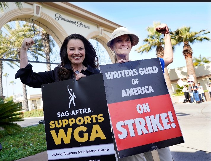 #Hollywood Returns to Work

Tens of thousands of actors from #LosAngeles to #NewYork threw down their #picketsigns and prepared to get back to work #Thursday after a tentative deal between the #ScreenActorsGuild and the Alliance of #MotionPicture #Television Producers finally…