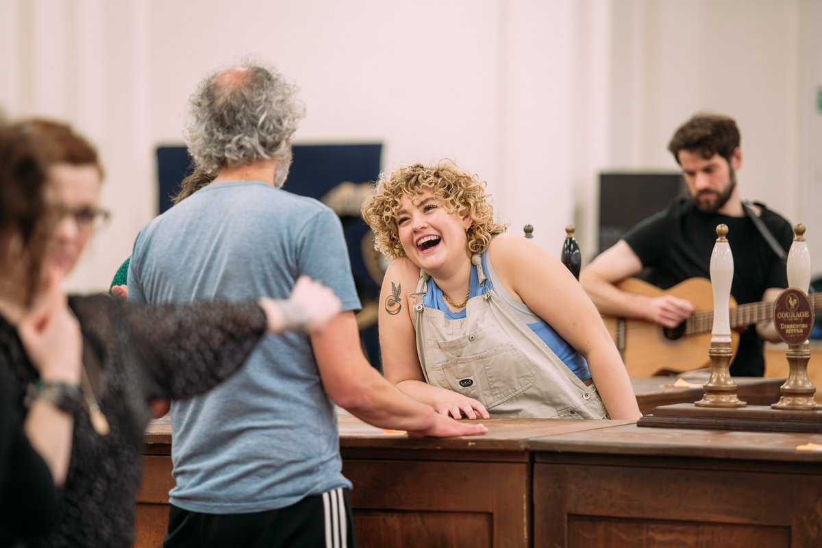 🍻 Behind the scenes - #FairMaidOfTheWest in rehearsals 👀
