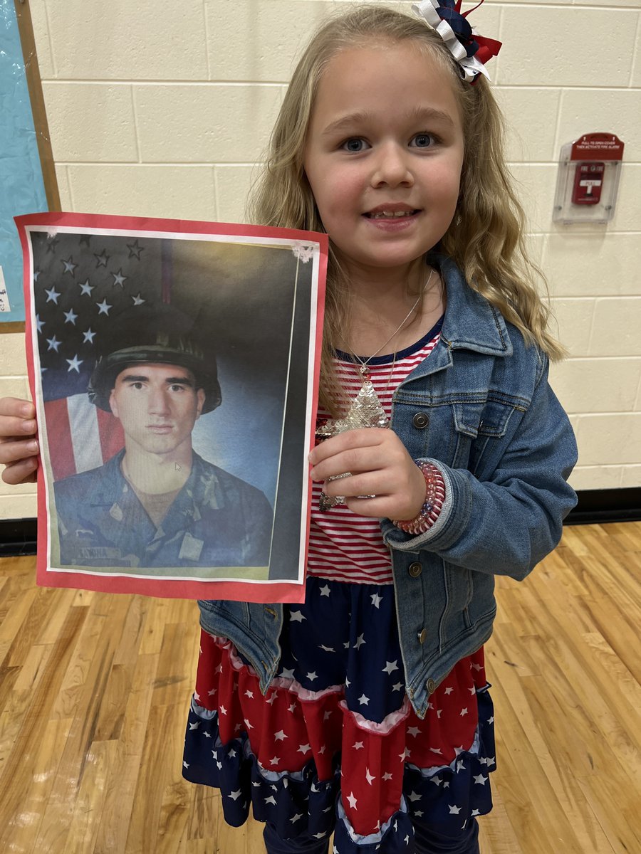NCSD's tweet photo. Veterans Day Assembly @NoviOrchardHill #NoviPride https://t.co/T8RXYq4iJT