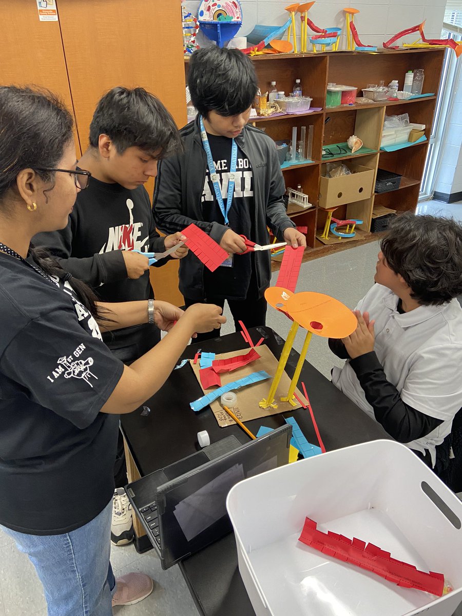 MarloweJulie's tweet image. Why are hands-on activities important? Because all of these students could explain the transfer of potential to kinetic energy to me, and even how to create more kinetic energy from potential energy. #engagedlearning @LakeviewMiddle