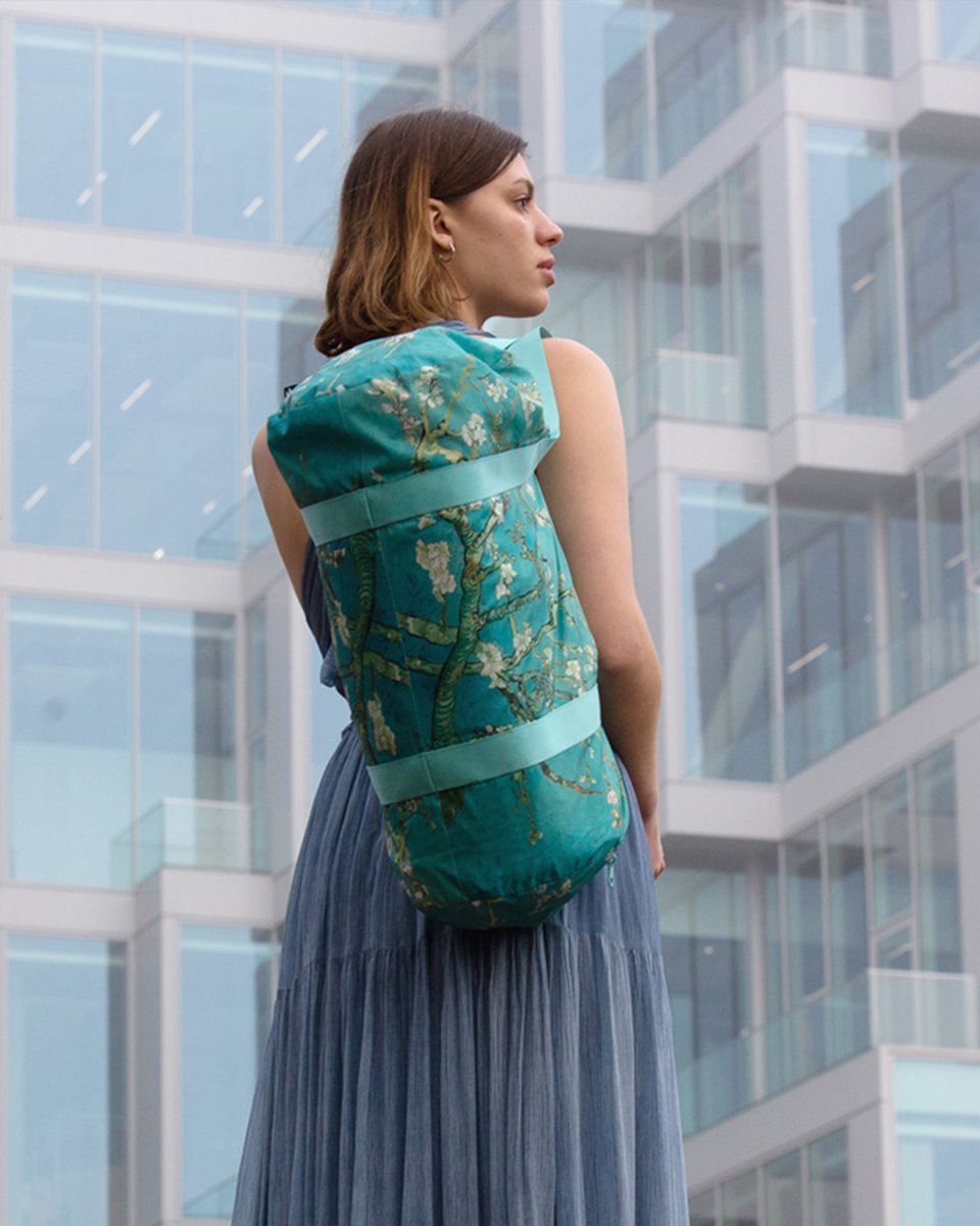 You are going away for a weekend - which weekender do you choose? 1,2,3 or 4? 💙

#metallicbag #vangogh #redpoppybee #loqi