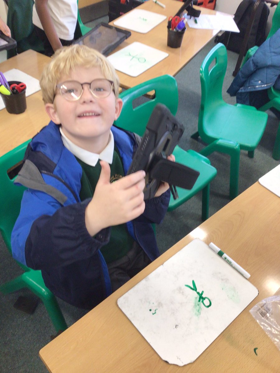 HighwoodPrim3R's tweet photo. We have had a fantastic time in 3R learning and developing how to use pictures as frames for an animation. Have a look at some of our work! https://t.co/YZbQu15vNG