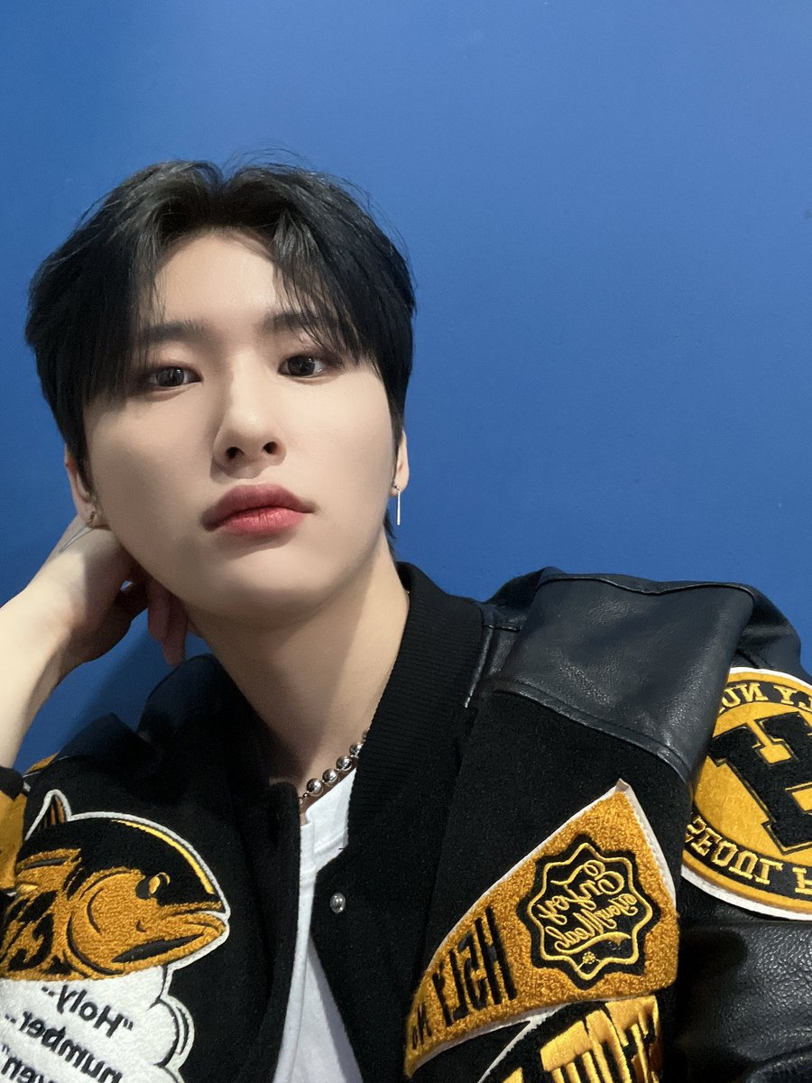 파란 배경 우비니 💙
#우빈