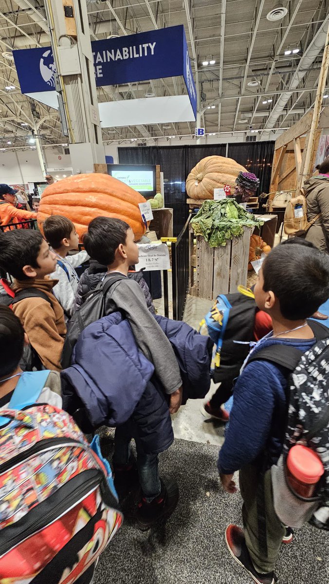 welcome_tdsb's tweet photo. This week we took several of our partner schools to visit RoyalAgriculturalWinterFair Newcomer students learned about Ont farming and got up close and personal with animals! @tdsb @TDSB_CS #newcomerstudents https://t.co/E9Tbz9xC3I