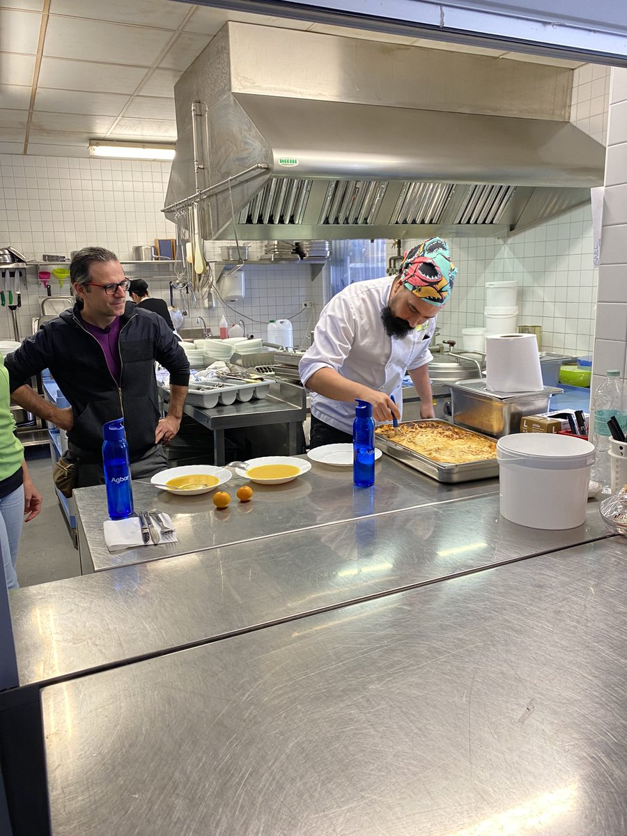 joseantonioag10's tweet image. A l’entrega del Certiificat a l’escola Camins Bo, Sa, D’ Aquí, per el compromís amb l’alimentació saludable i el producte de proximitat. Amb l’actuació en directe del Pau i la Jana del @elpotpetit @escolacamins @afacamins #lesfranqueses #educació #menjarsaludable #quilòmetrezero