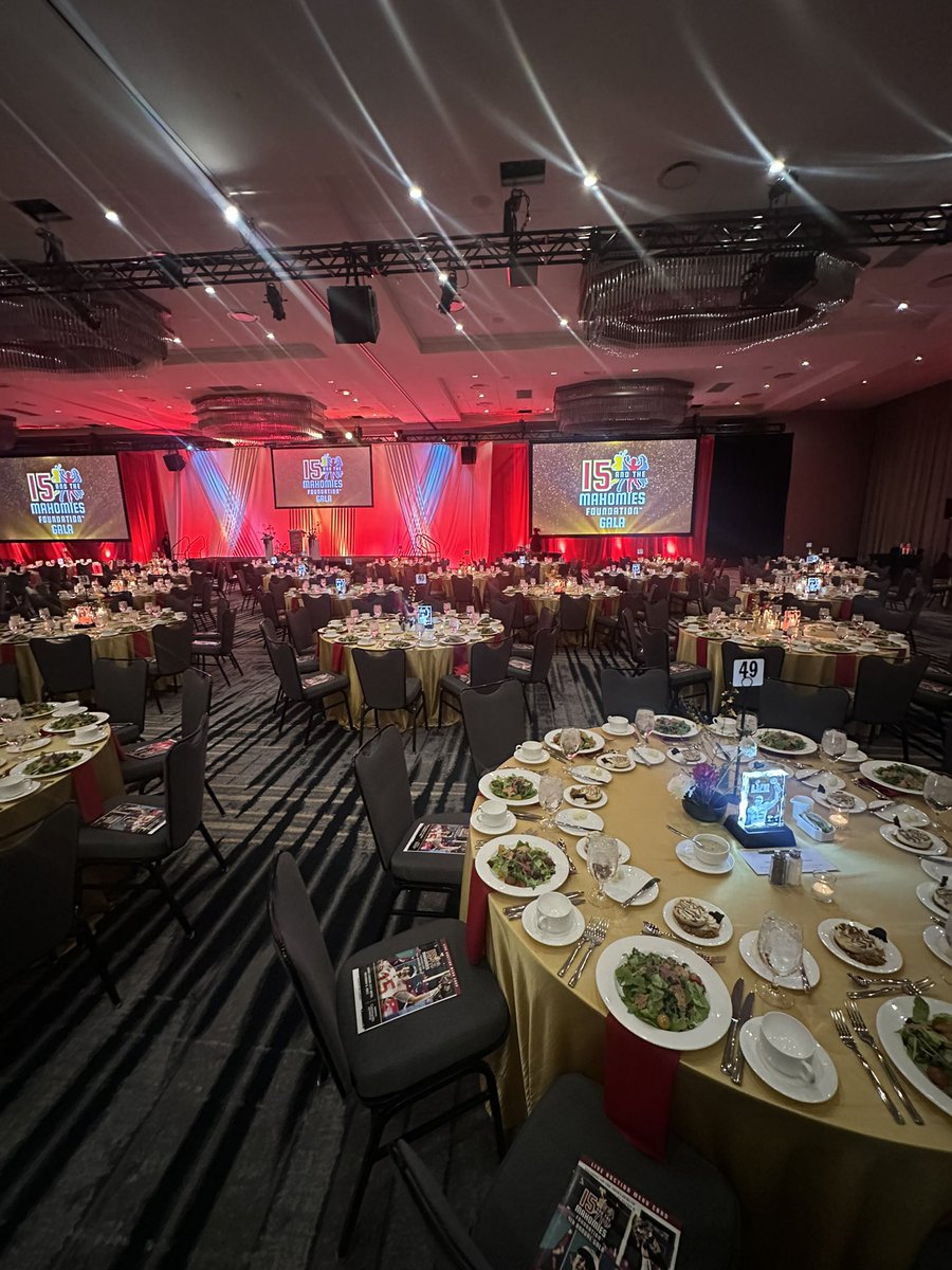 bigplayrayjay44's tweet image. Had a fun night at the 15 and the mahomies foundation event!!! Thank you @HAspirations for the opportunity. 
@PatrickMahomes #ChiefsKingdom #KansasCity