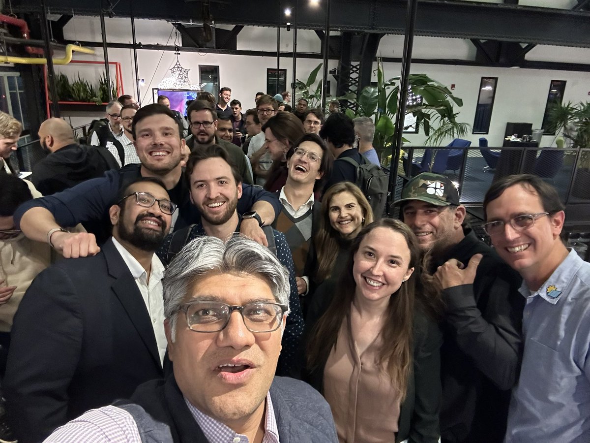 apoorv_bh89's tweet image. #DERVOS had it all! Such a fun time with spicy 🌶️panels featuring some of the best in the biz! Always great to see @JesseJenkins @leahstokes @JigarShahDC @timothyhade @WilliamsForOPPD @aPowerManager 

And of course the amazing hosts @duncan__c @James_McGinniss @cmetelitsa 💕