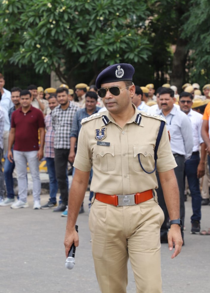 राजस्थान पुलिस की आन बान शान और जयपुर पुलिस की पहचान श्रीमान ADCP 2 श्री कुंवर राष्ट्रदीप जी को जन्मदिन की हार्दिक शुभकामनाएं 🎂💐❣️
<a href="/Rastradeep_IPS/">Kunwar Rashtradeep</a> ❣️
