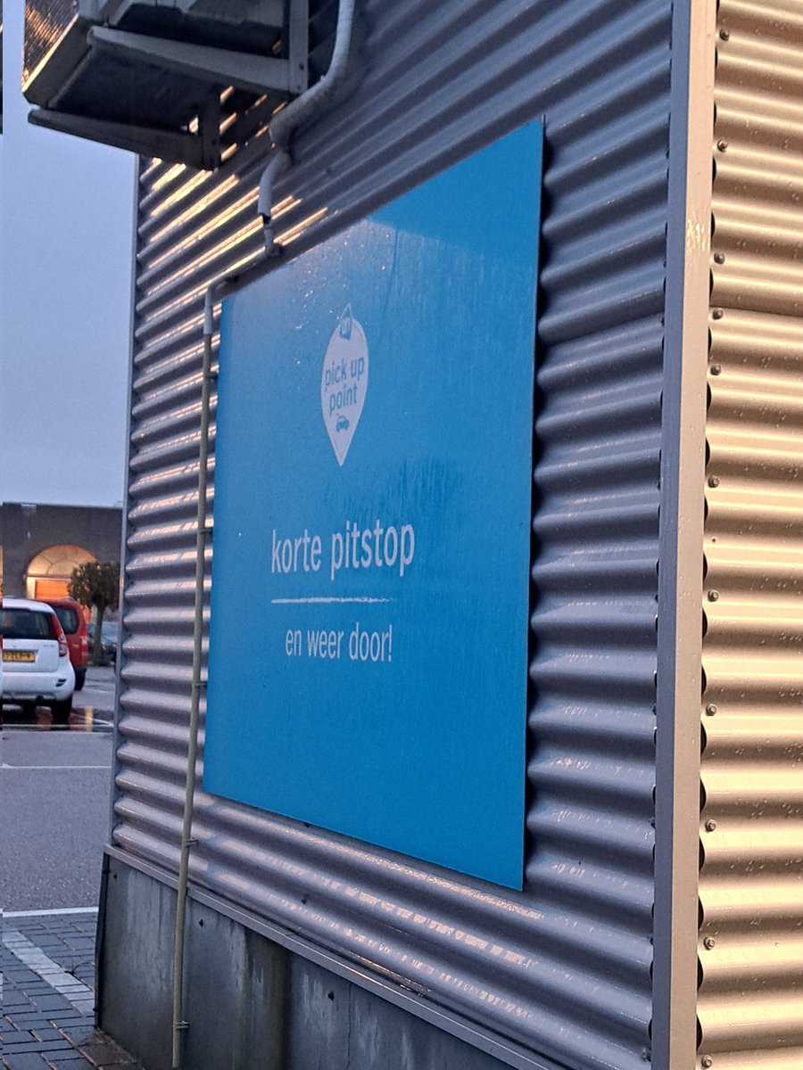 korte pitstop alsin al 20 minuten in de rij en nog lang niet aan de beurt 🥲 <a href="/albertheijn/">Albert Heijn</a>