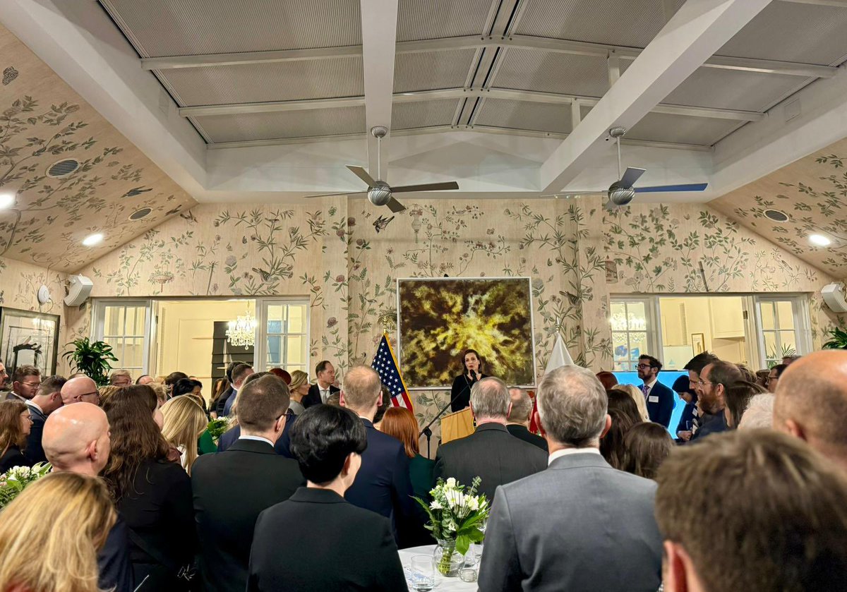 Serdecznie dziękujemy 🙏 <a href="/USAmbPoland/">Ambasador USA w Polsce</a> <a href="/USEmbassyWarsaw/">US Embassy Warsaw</a> for partnering with <a href="/TentOrg/">Tent Partnership for Refugees</a> and <a href="/AmChamPoland/">AmChamPoland</a> to host over a hundred business leaders from nearly 70 companies in Poland to discuss how to better connect refugees to work in the country. 🇵🇱