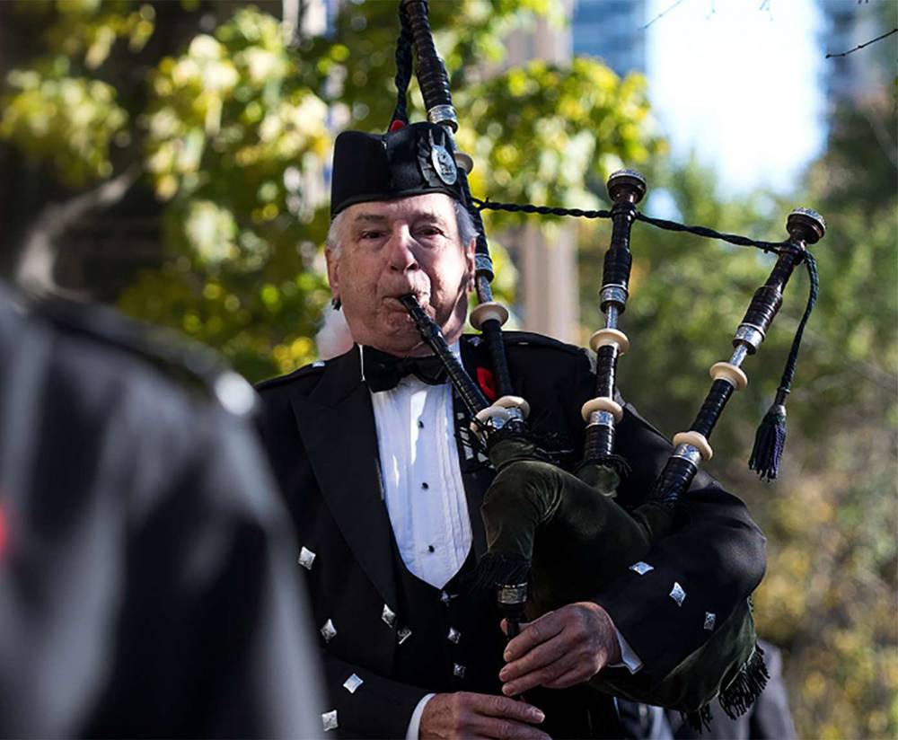 Every #RemembranceDay, #UofT honours community members who fell in the First & Second World Wars, as well as other conflicts. The 2023 Service of Remembrance is scheduled for today at Soldiers’ Tower. Details: uoft.me/9Tz